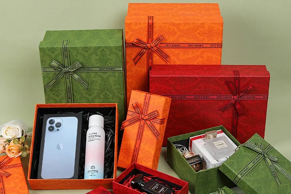Cosmetic Packaging 1